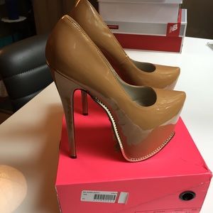 Redkiss Patent leather dark tan platform heels